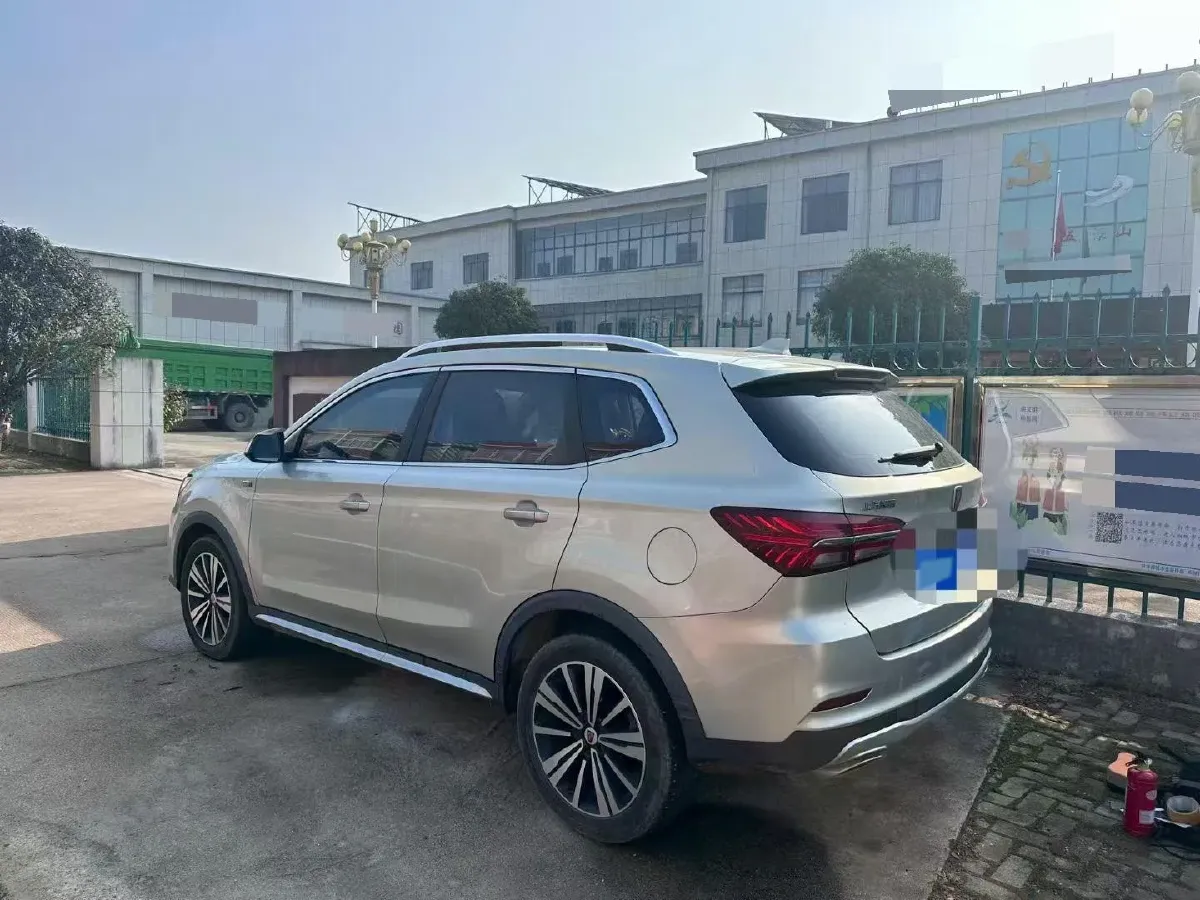 2020 Roewe i6 1.5T 169HP L4 7DCT,autocango,china used car exporter,china ev exporter,chinese used car exporter,chinese used ev exporter