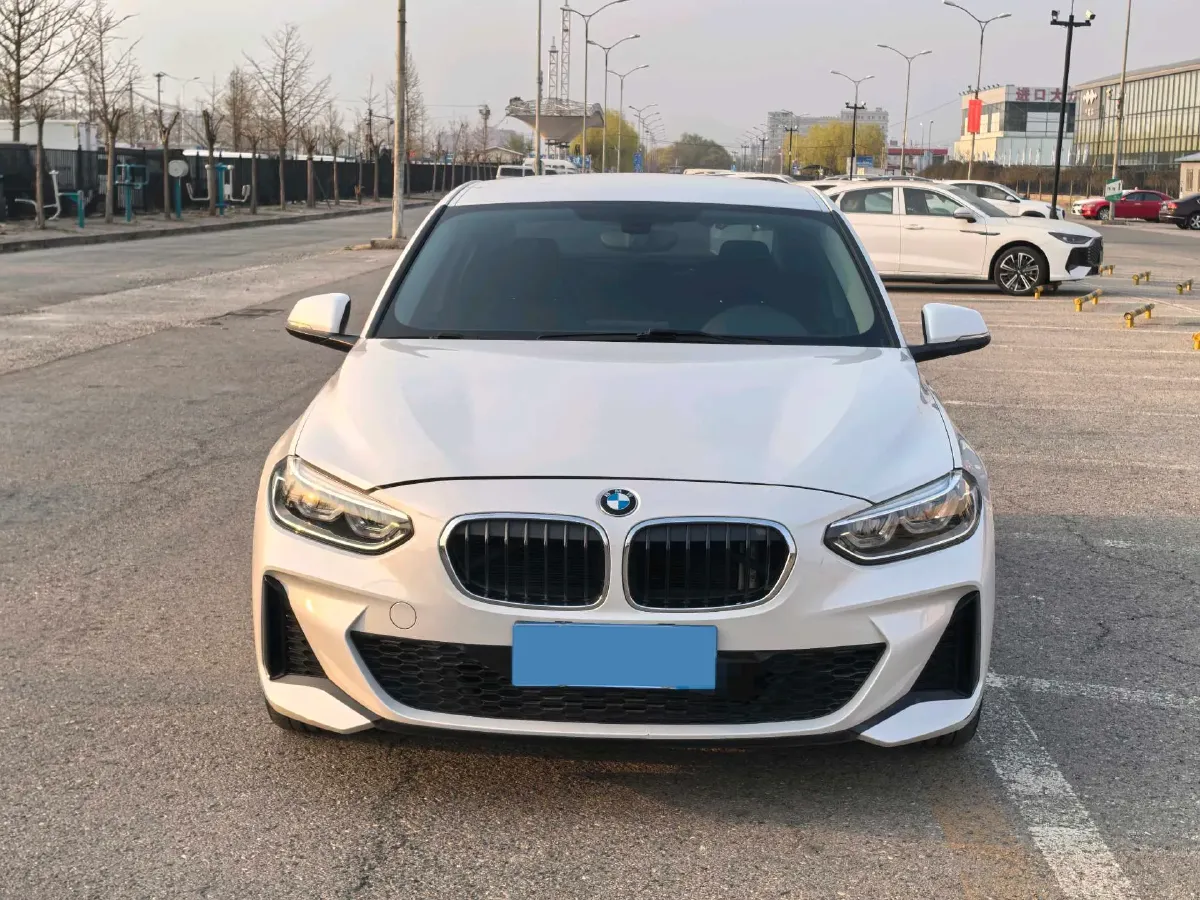 2021 BMW 1 Series 1.5T 140HP L3 7DCT,autocango,china used car exporter,china ev exporter,chinese used car exporter,chinese used ev exporter