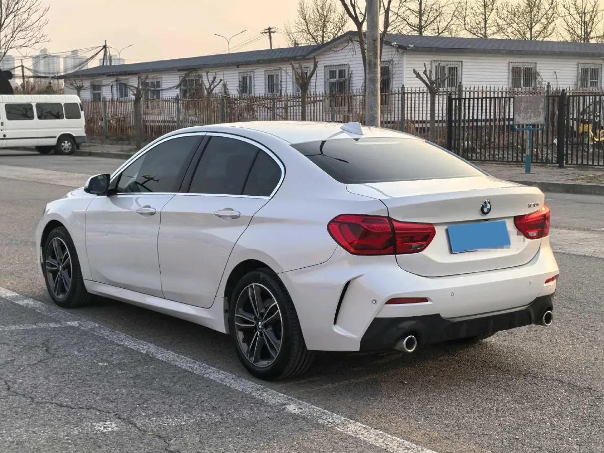 2021 BMW 1 Series 1.5T 140HP L3 7DCT,autocango,china used car exporter,china ev exporter,chinese used car exporter,chinese used ev exporter