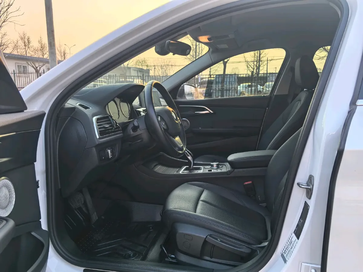 2021 BMW 1 Series 1.5T 140HP L3 7DCT,autocango,china used car exporter,china ev exporter,chinese used car exporter,chinese used ev exporter