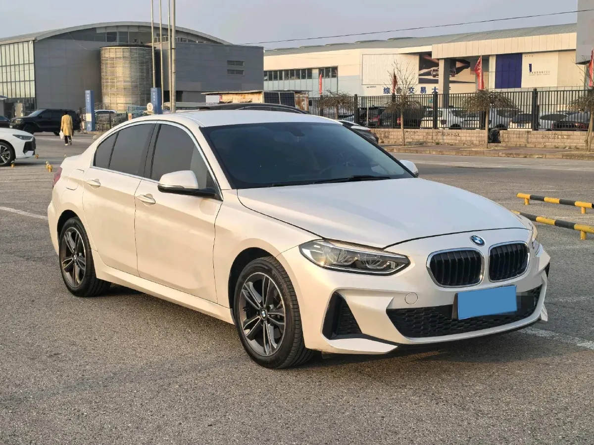 2021 BMW 1 Series 1.5T 140HP L3 7DCT,autocango,china used car exporter,china ev exporter,chinese used car exporter,chinese used ev exporter
