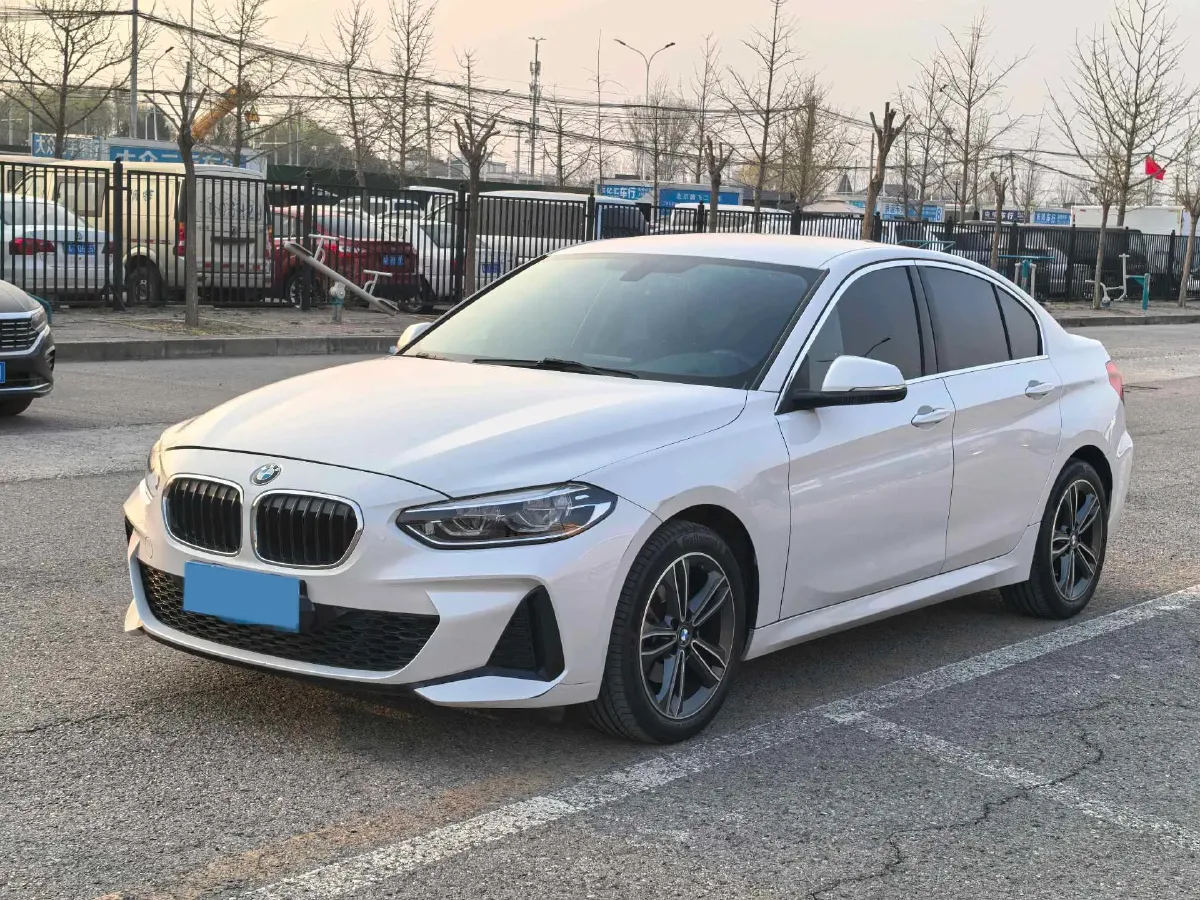 2021 BMW 1 Series 1.5T 140HP L3 7DCT,autocango,china used car exporter,china ev exporter,chinese used car exporter,chinese used ev exporter