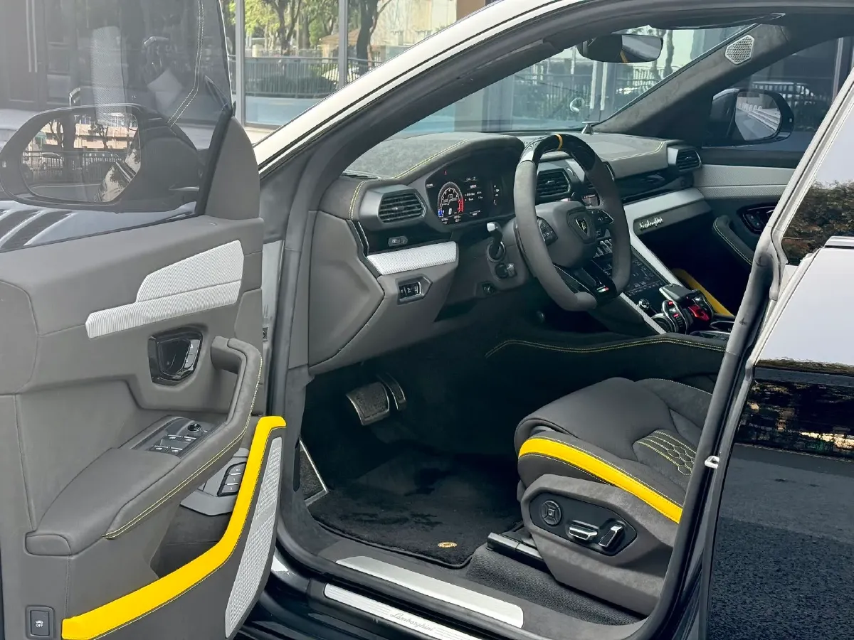 2018 Lamborghini Urus 4.0T 650HP V8 8AT,autocango,china used car exporter,china ev exporter,chinese used car exporter,chinese used ev exporter