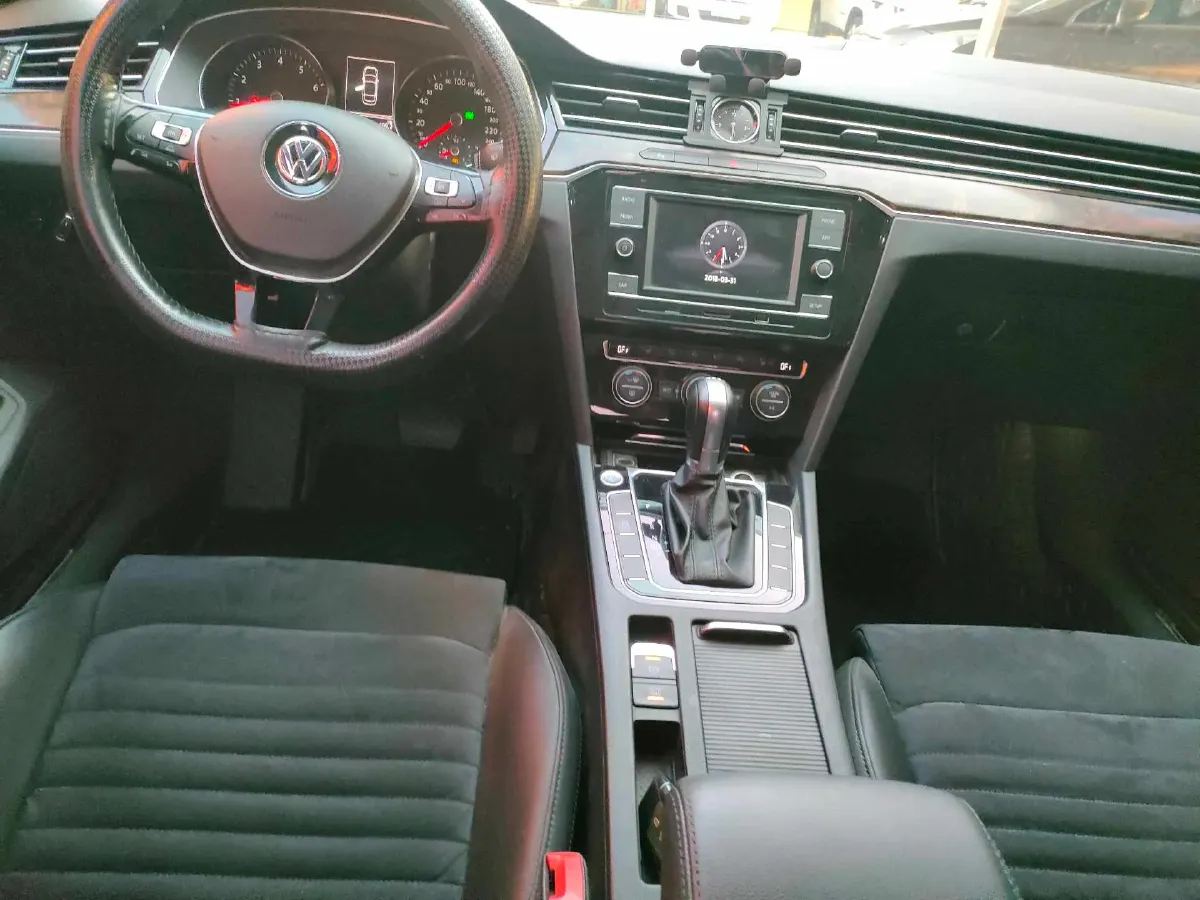 2018 Volkswagen Magotan 1.8T 180HP L4 7DCT,autocango,china used car exporter,china ev exporter,chinese used car exporter,chinese used ev exporter