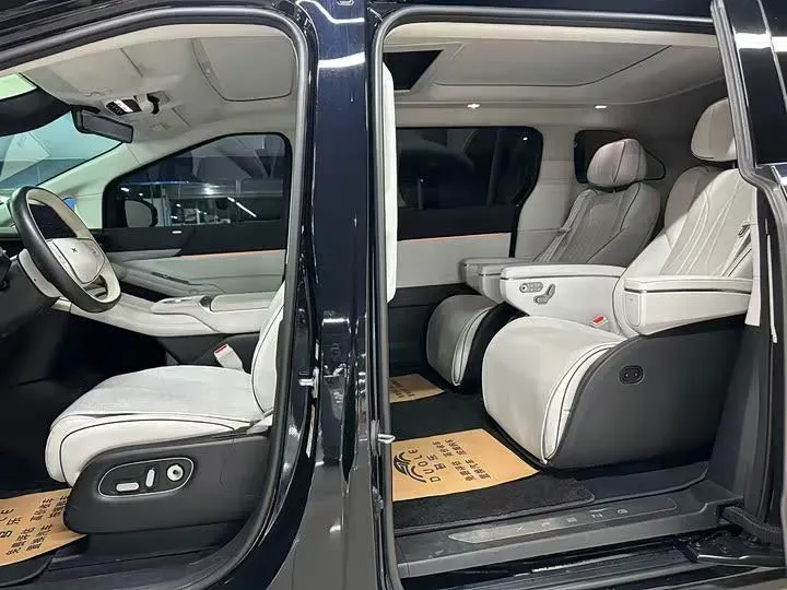 2024 Xpeng X9 BEV 101.5KWH,autocango,china used car exporter,china ev exporter,chinese used car exporter,chinese used ev exporter