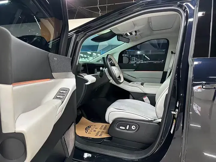 2024 Xpeng X9 BEV 101.5KWH,autocango,china used car exporter,china ev exporter,chinese used car exporter,chinese used ev exporter