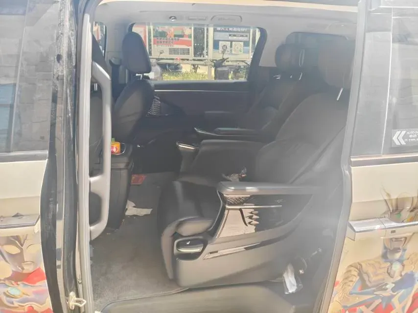 2024 GAC Trumpchi M8 2.0T 252HP L4 8AT,autocango,china used car exporter,china ev exporter,chinese used car exporter,chinese used ev exporter