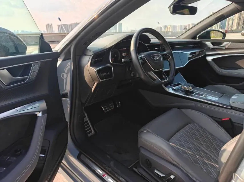 2024 Audi A7L 2.0T 245HP L4 7DCT,autocango,china used car exporter,china ev exporter,chinese used car exporter,chinese used ev exporter