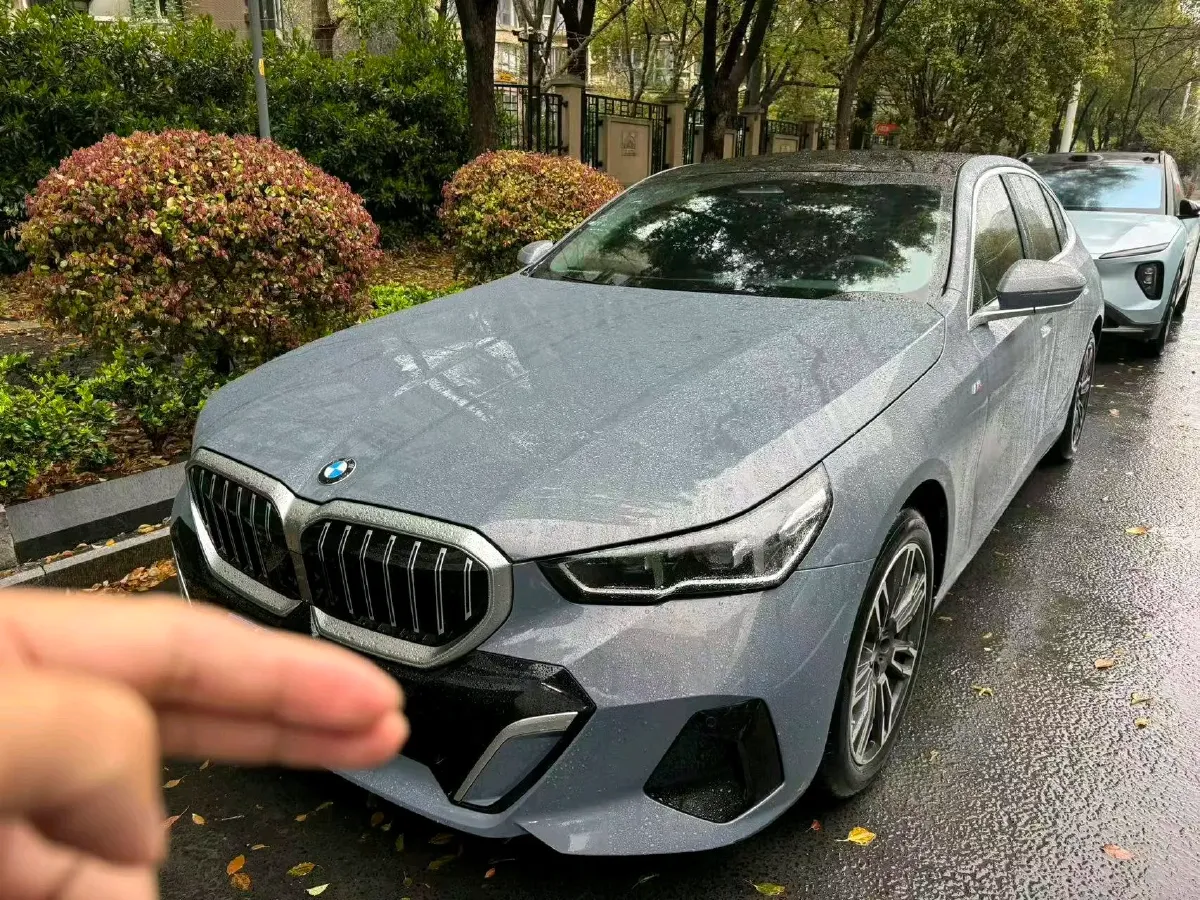 2024 BMW 5 Series 2.0T 190HP L4 8AT,autocango,china used car exporter,china ev exporter,chinese used car exporter,chinese used ev exporter