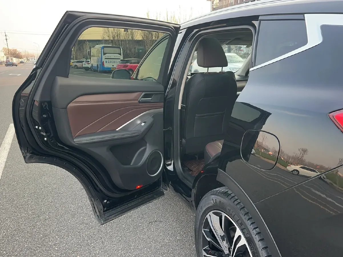 2021 WEY VV6 2.0T 227HP L4 7DCT,autocango,china used car exporter,china ev exporter,chinese used car exporter,chinese used ev exporter