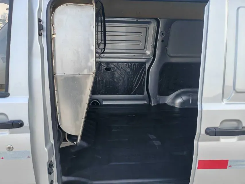 2022 WuLing RongGuang S 1.2L 76HP L4 5MT,autocango,china used car exporter,china ev exporter,chinese used car exporter,chinese used ev exporter