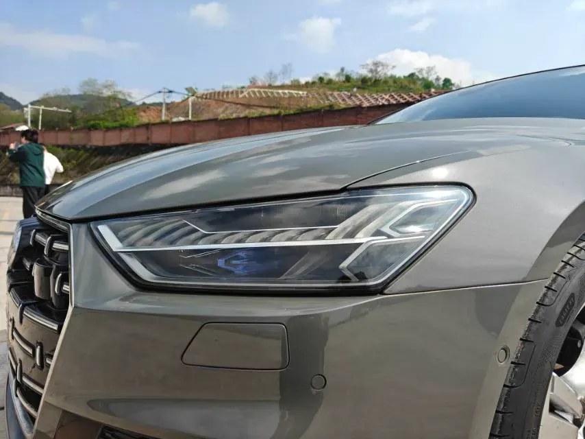 2024 Audi A7L 2.0T 245HP L4 7DCT,autocango,china used car exporter,china ev exporter,chinese used car exporter,chinese used ev exporter