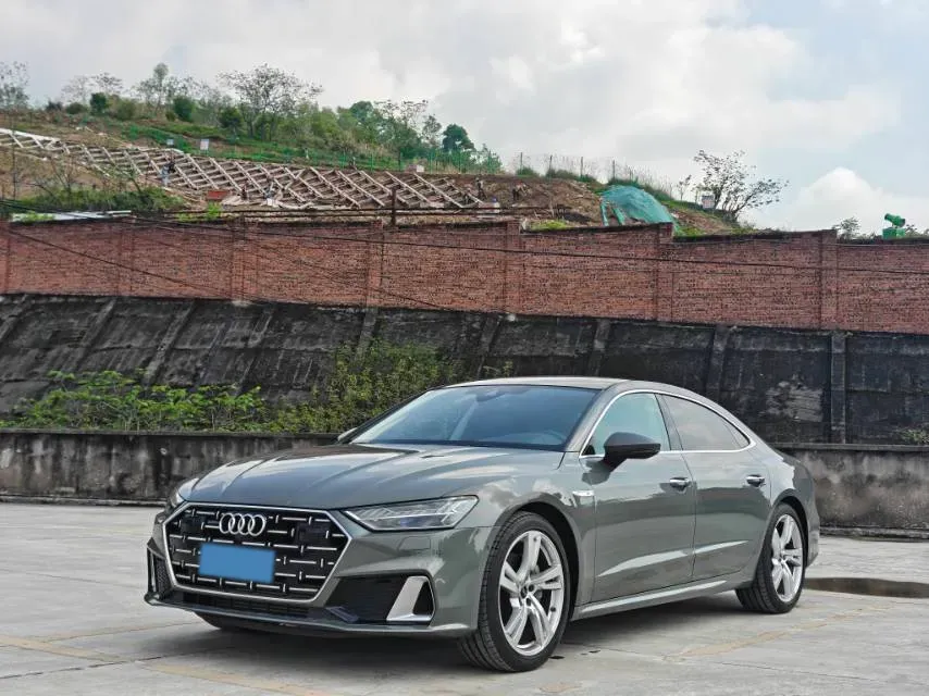 2024 Audi A7L 2.0T 245HP L4 7DCT,autocango,china used car exporter,china ev exporter,chinese used car exporter,chinese used ev exporter