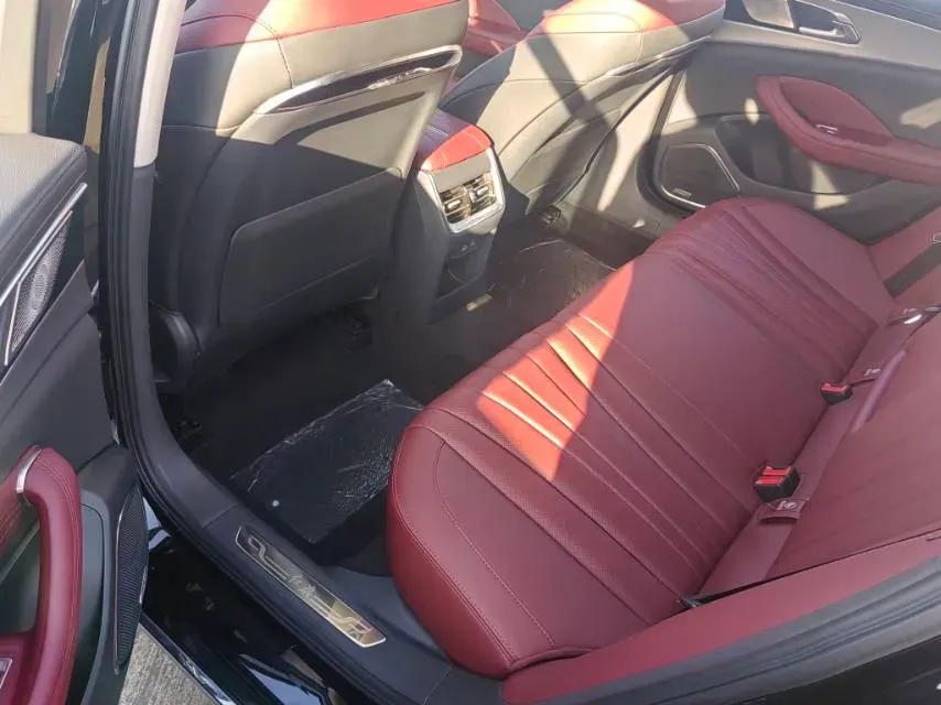 2023 HongQi H5 2.0T 224HP L4 8AT,autocango,china used car exporter,china ev exporter,chinese used car exporter,chinese used ev exporter