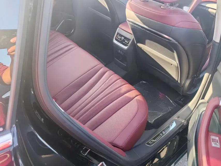 2023 HongQi H5 2.0T 224HP L4 8AT,autocango,china used car exporter,china ev exporter,chinese used car exporter,chinese used ev exporter