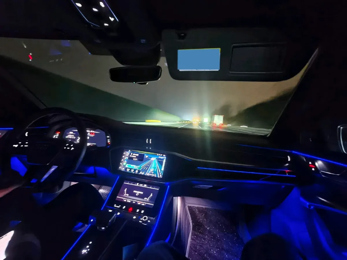 2024 Audi A6L 2.0T 245HP L4 7DCT,autocango,china used car exporter,china ev exporter,chinese used car exporter,chinese used ev exporter