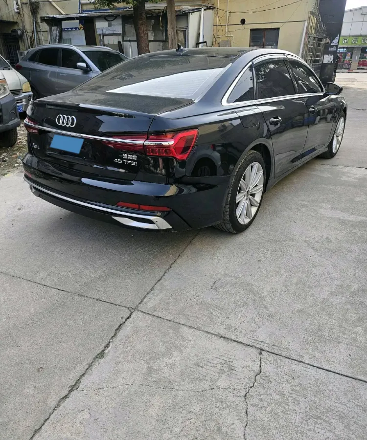 2024 Audi A6L 2.0T 245HP L4 7DCT,autocango,china used car exporter,china ev exporter,chinese used car exporter,chinese used ev exporter