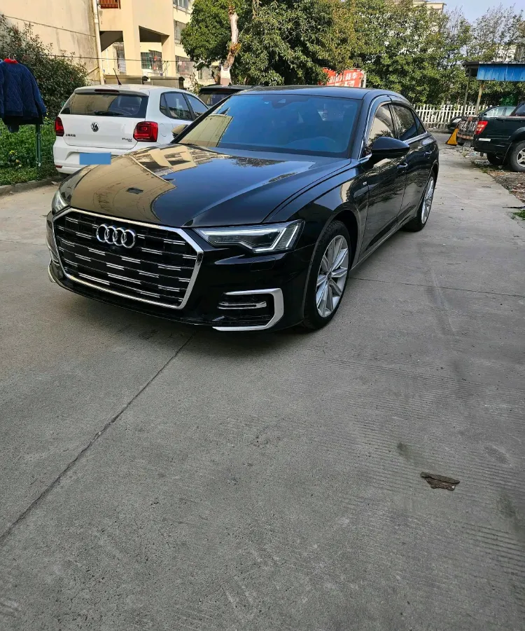 2024 Audi A6L 2.0T 245HP L4 7DCT,autocango,china used car exporter,china ev exporter,chinese used car exporter,chinese used ev exporter