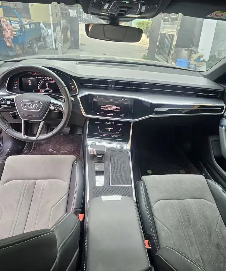 2024 Audi A6L 2.0T 245HP L4 7DCT,autocango,china used car exporter,china ev exporter,chinese used car exporter,chinese used ev exporter