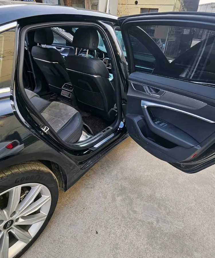 2024 Audi A6L 2.0T 245HP L4 7DCT,autocango,china used car exporter,china ev exporter,chinese used car exporter,chinese used ev exporter