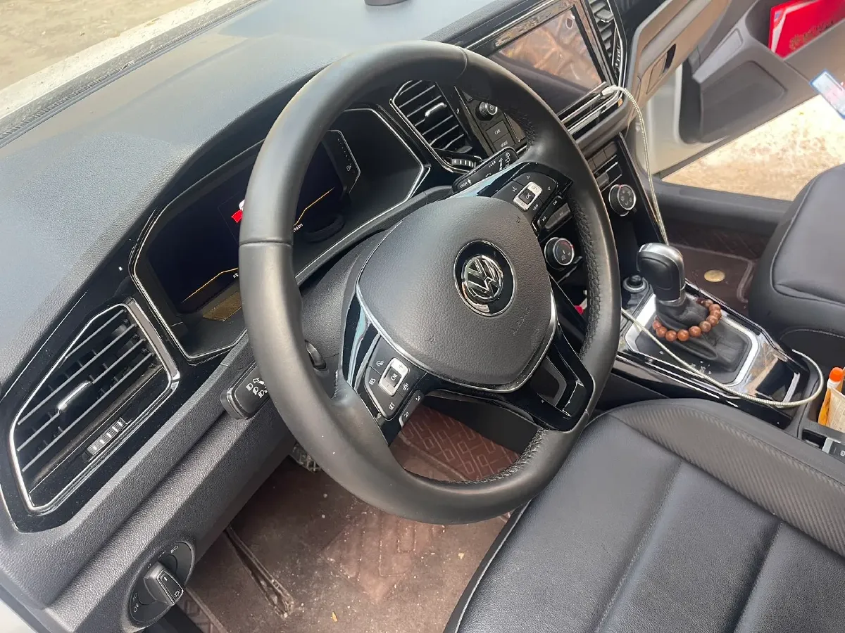 2020 Volkswagen T-Roc 1.4T 150HP L4 7DCT,autocango,china used car exporter,china ev exporter,chinese used car exporter,chinese used ev exporter