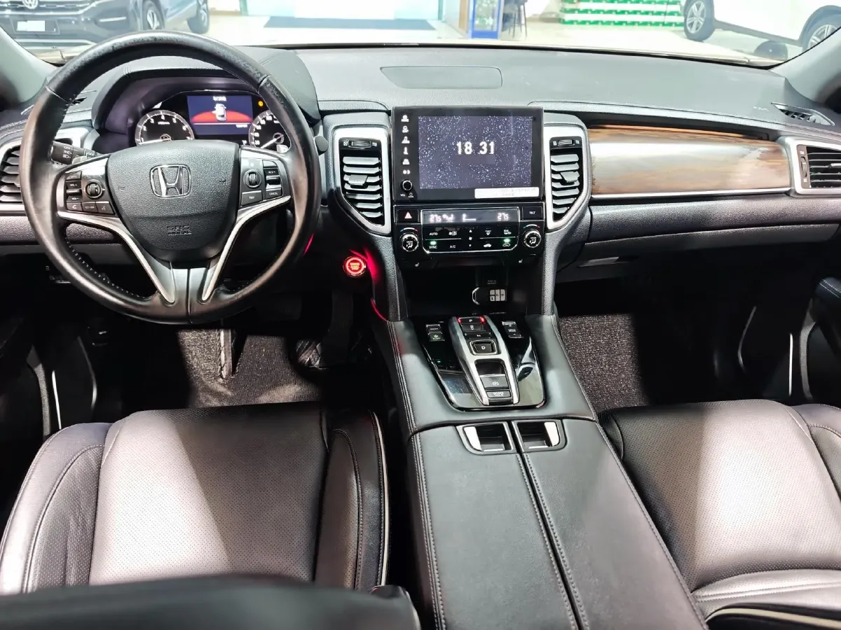 2017 Honda UR-V 2.0T 272HP L4 9AT,autocango,china used car exporter,china ev exporter,chinese used car exporter,chinese used ev exporter