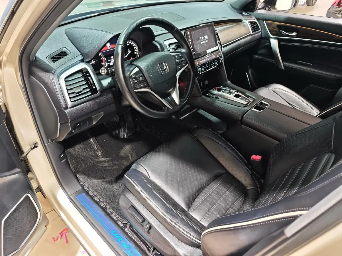 2017 Honda UR-V 2.0T 272HP L4 9AT,autocango,china used car exporter,china ev exporter,chinese used car exporter,chinese used ev exporter