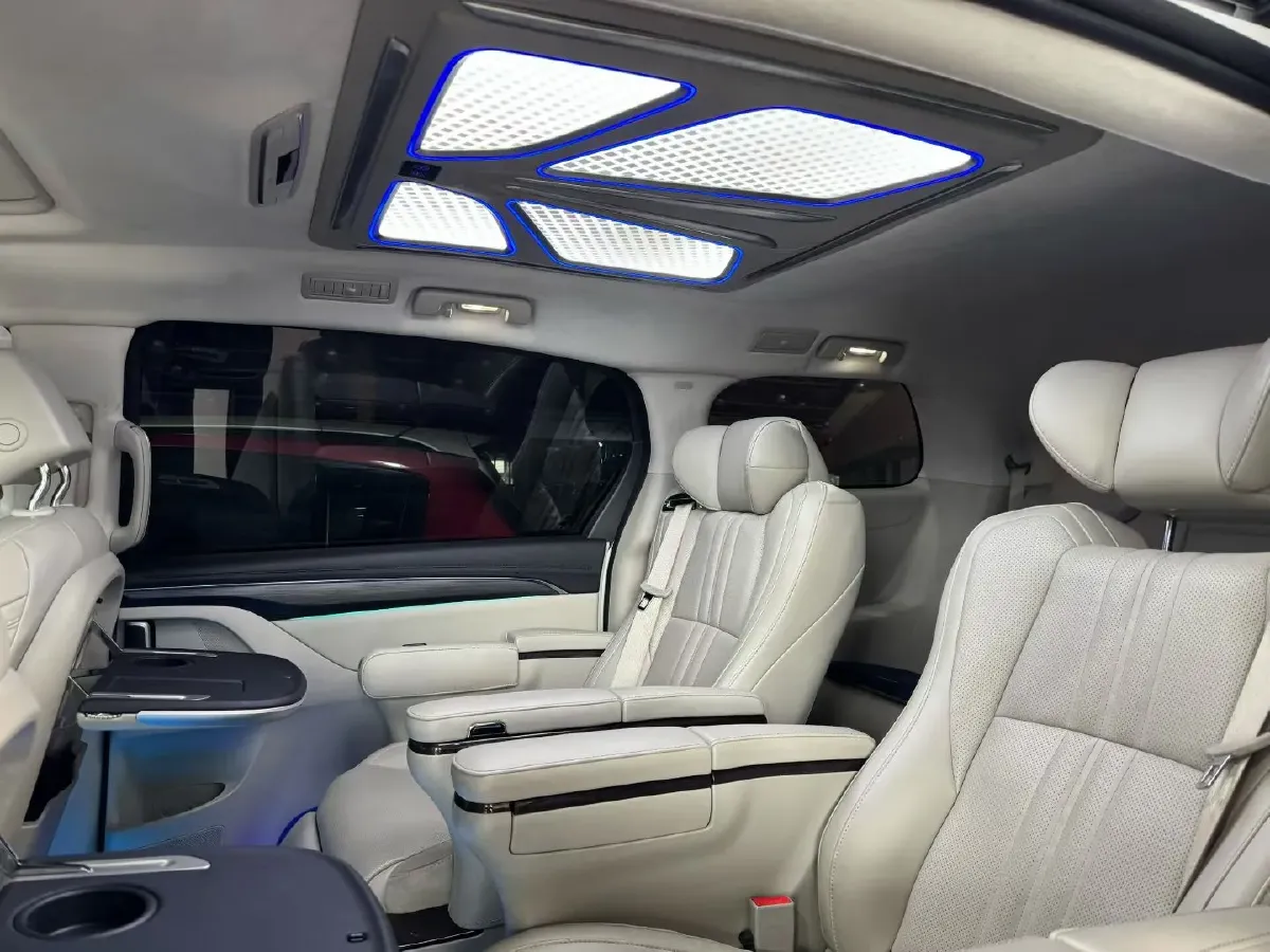 2023 Buick GL8 2.0T 237HP L4 9AT,autocango,china used car exporter,china ev exporter,chinese used car exporter,chinese used ev exporter