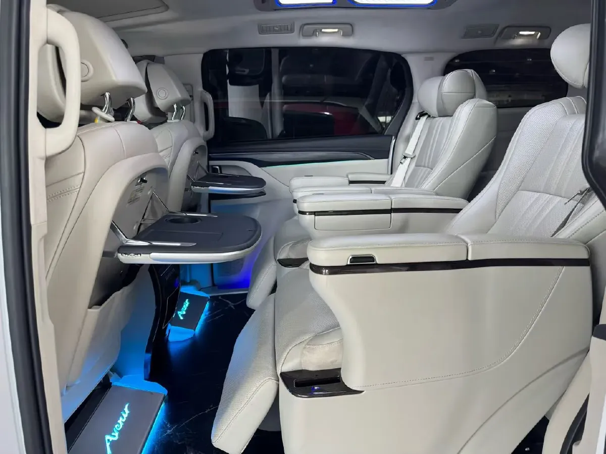 2023 Buick GL8 2.0T 237HP L4 9AT,autocango,china used car exporter,china ev exporter,chinese used car exporter,chinese used ev exporter