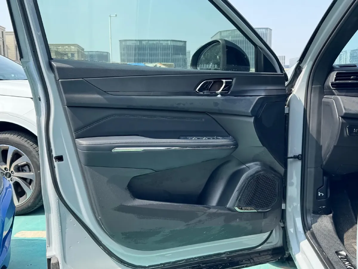 2023 LYNK&CO 08 EM-P 1.5T 163HP L4 3DHT PHEV 21.2KWH,autocango,china used car exporter,china ev exporter,chinese used car exporter,chinese used ev exporter