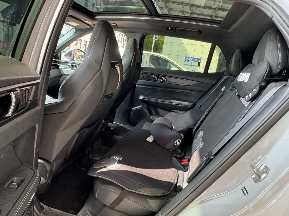 2023 LYNK&CO 08 EM-P 1.5T 163HP L4 3DHT PHEV 21.2KWH,autocango,china used car exporter,china ev exporter,chinese used car exporter,chinese used ev exporter