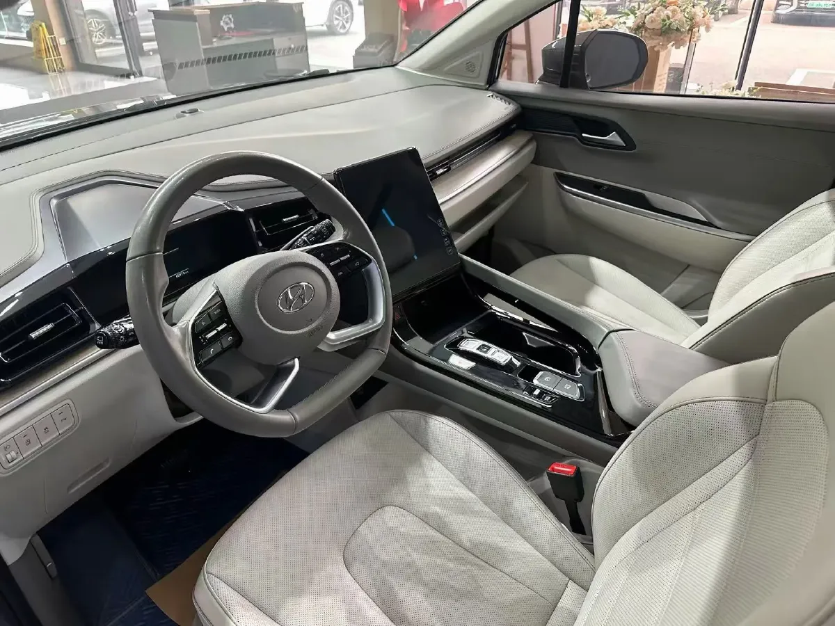 2021 Hyundai Custo 1.5T 170HP L4 8AT,autocango,china used car exporter,china ev exporter,chinese used car exporter,chinese used ev exporter