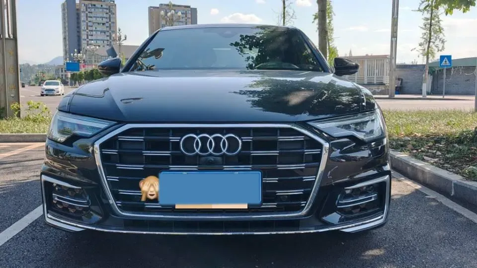2024 Audi A6L 2.0T 245HP L4 7DCT,autocango,china used car exporter,china ev exporter,chinese used car exporter,chinese used ev exporter