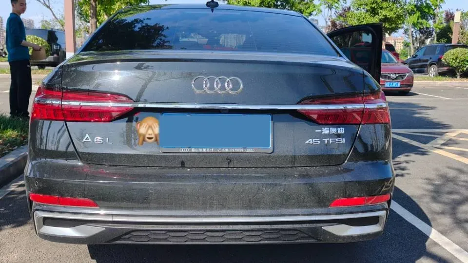 2024 Audi A6L 2.0T 245HP L4 7DCT,autocango,china used car exporter,china ev exporter,chinese used car exporter,chinese used ev exporter