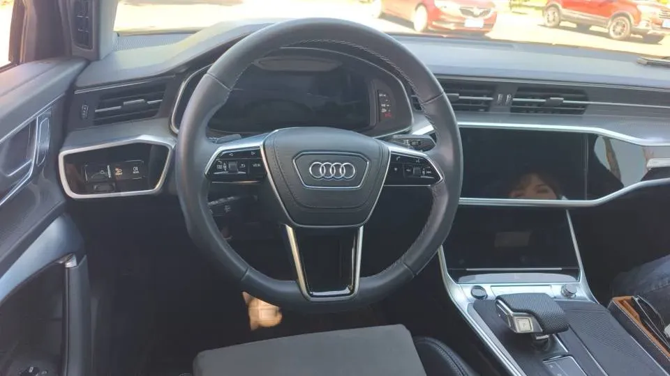 2024 Audi A6L 2.0T 245HP L4 7DCT,autocango,china used car exporter,china ev exporter,chinese used car exporter,chinese used ev exporter