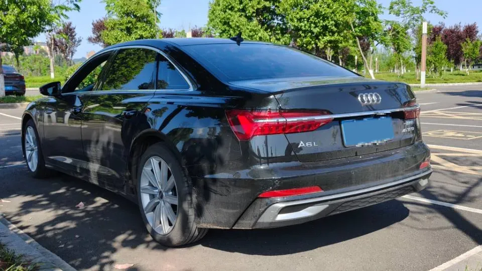 2024 Audi A6L 2.0T 245HP L4 7DCT,autocango,china used car exporter,china ev exporter,chinese used car exporter,chinese used ev exporter