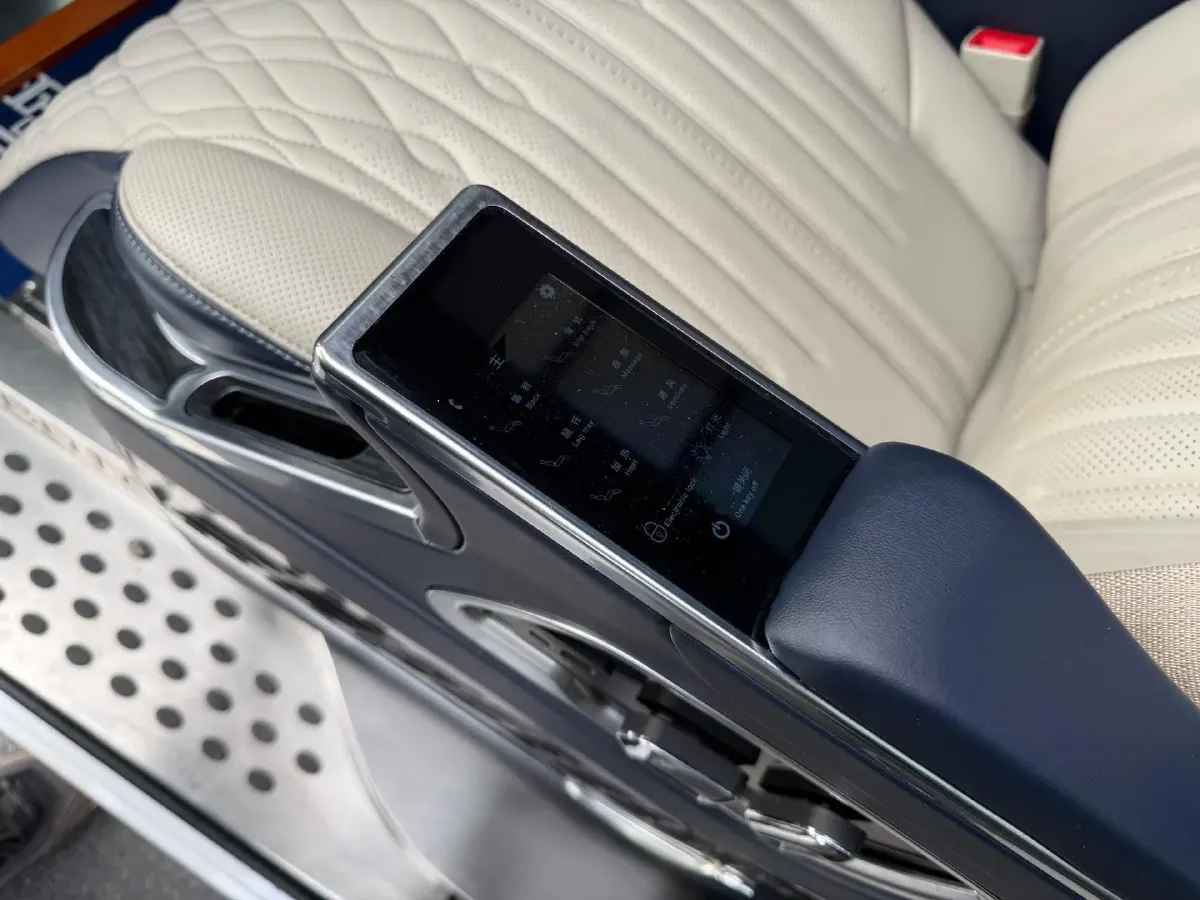 2021 Buick GL8 2.0T 237HP L4 9AT,autocango,china used car exporter,china ev exporter,chinese used car exporter,chinese used ev exporter