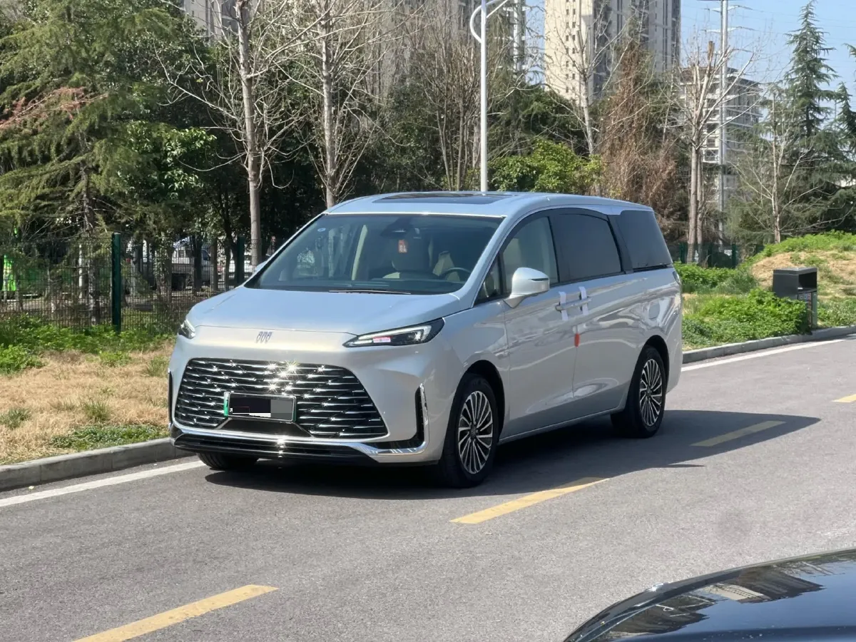 2025 Buick GL8 1.5T 180HP L4 2DHT PHEV,autocango,china used car exporter,china ev exporter,chinese used car exporter,chinese used ev exporter