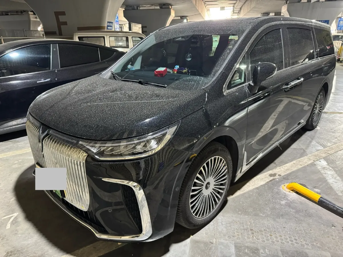 2025 Voyah Dream 1.5T 150HP L4 PHEV 41.7KWH,autocango,china used car exporter,china ev exporter,chinese used car exporter,chinese used ev exporter