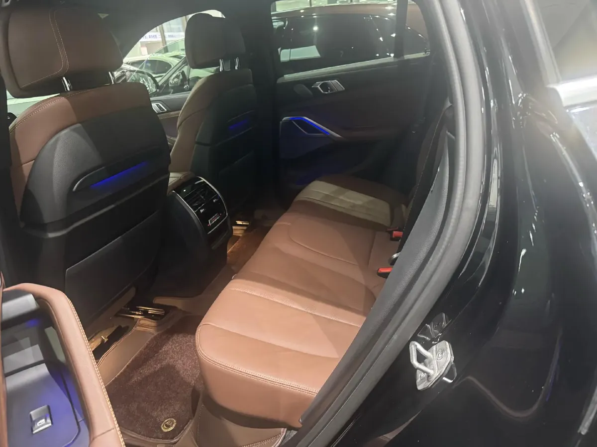 2022 BMW X6 3.0T 333HP L6 8AT,autocango,china used car exporter,china ev exporter,chinese used car exporter,chinese used ev exporter