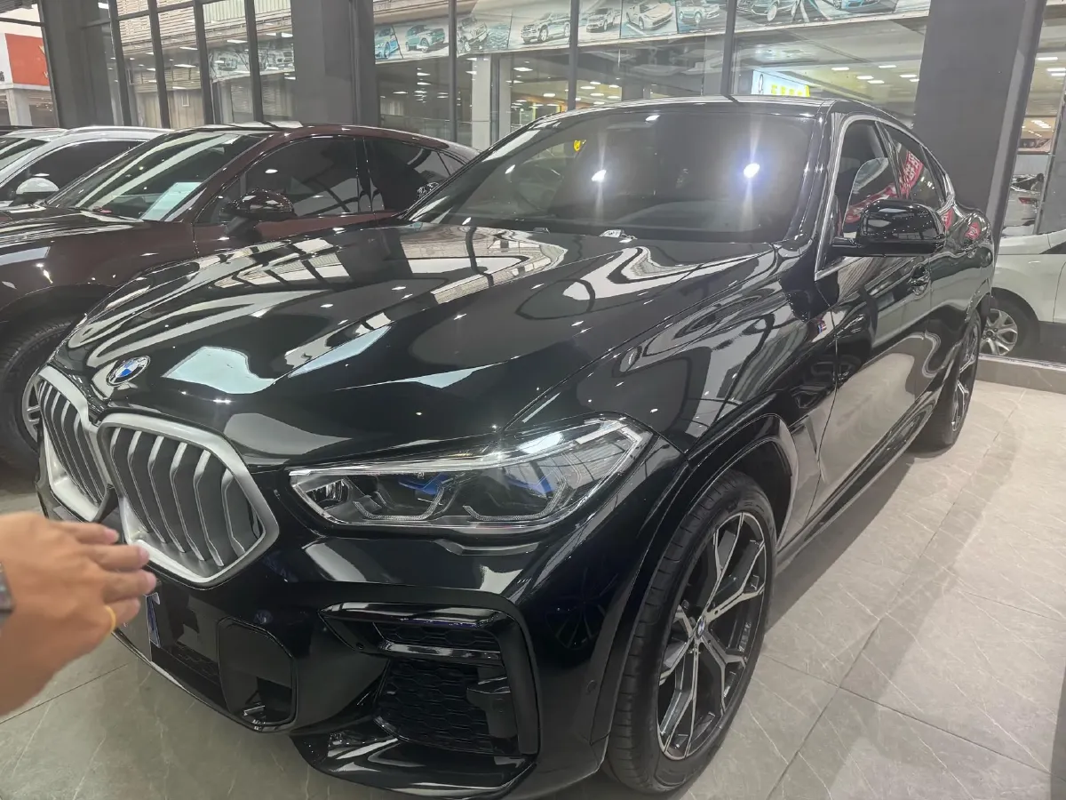 2022 BMW X6 3.0T 333HP L6 8AT,autocango,china used car exporter,china ev exporter,chinese used car exporter,chinese used ev exporter
