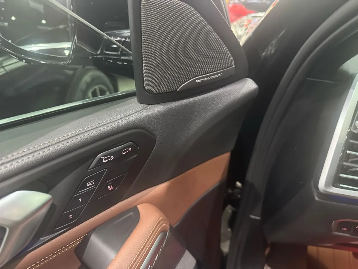 2022 BMW X6 3.0T 333HP L6 8AT,autocango,china used car exporter,china ev exporter,chinese used car exporter,chinese used ev exporter