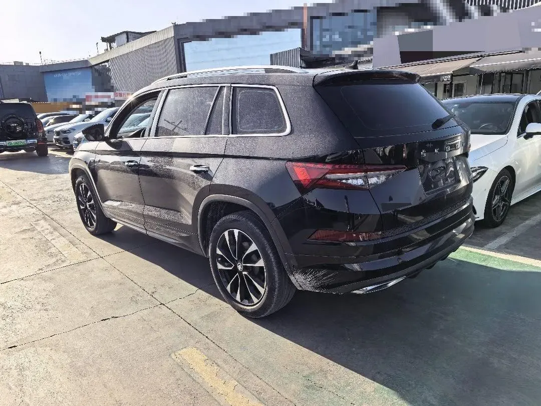 2022 Skoda Kodiak 2.0T 186HP L4 7DCT,autocango,china used car exporter,china ev exporter,chinese used car exporter,chinese used ev exporter