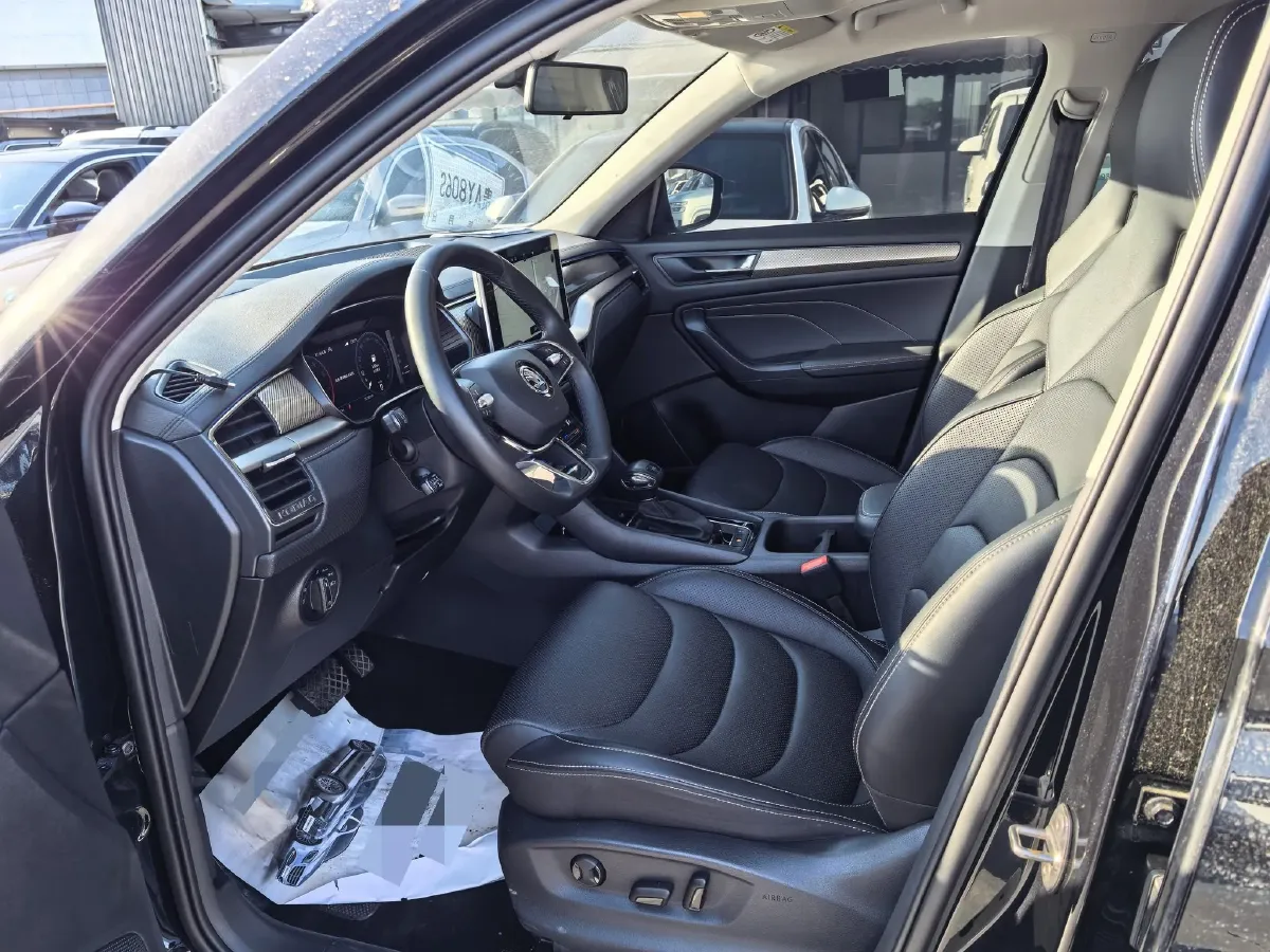 2022 Skoda Kodiak 2.0T 186HP L4 7DCT,autocango,china used car exporter,china ev exporter,chinese used car exporter,chinese used ev exporter