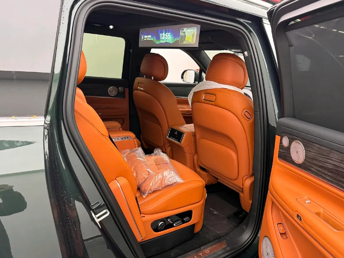 2025 AITO AITO M9 REEV 160HP REEV 52KWH,autocango,china used car exporter,china ev exporter,chinese used car exporter,chinese used ev exporter