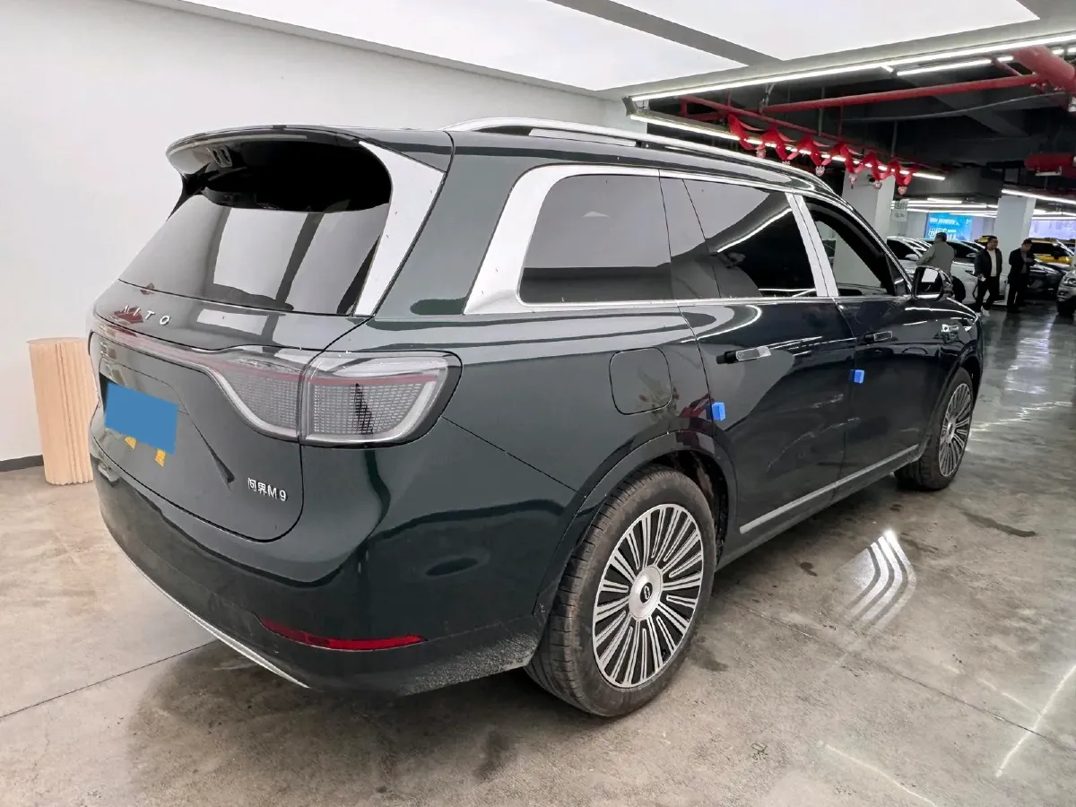 2025 AITO AITO M9 REEV 160HP REEV 52KWH,autocango,china used car exporter,china ev exporter,chinese used car exporter,chinese used ev exporter