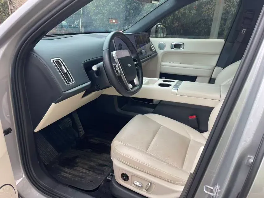 2024 Li L6 Range Extended 154HP L4 REEV 36.8KWH,autocango,china used car exporter,china ev exporter,chinese used car exporter,chinese used ev exporter