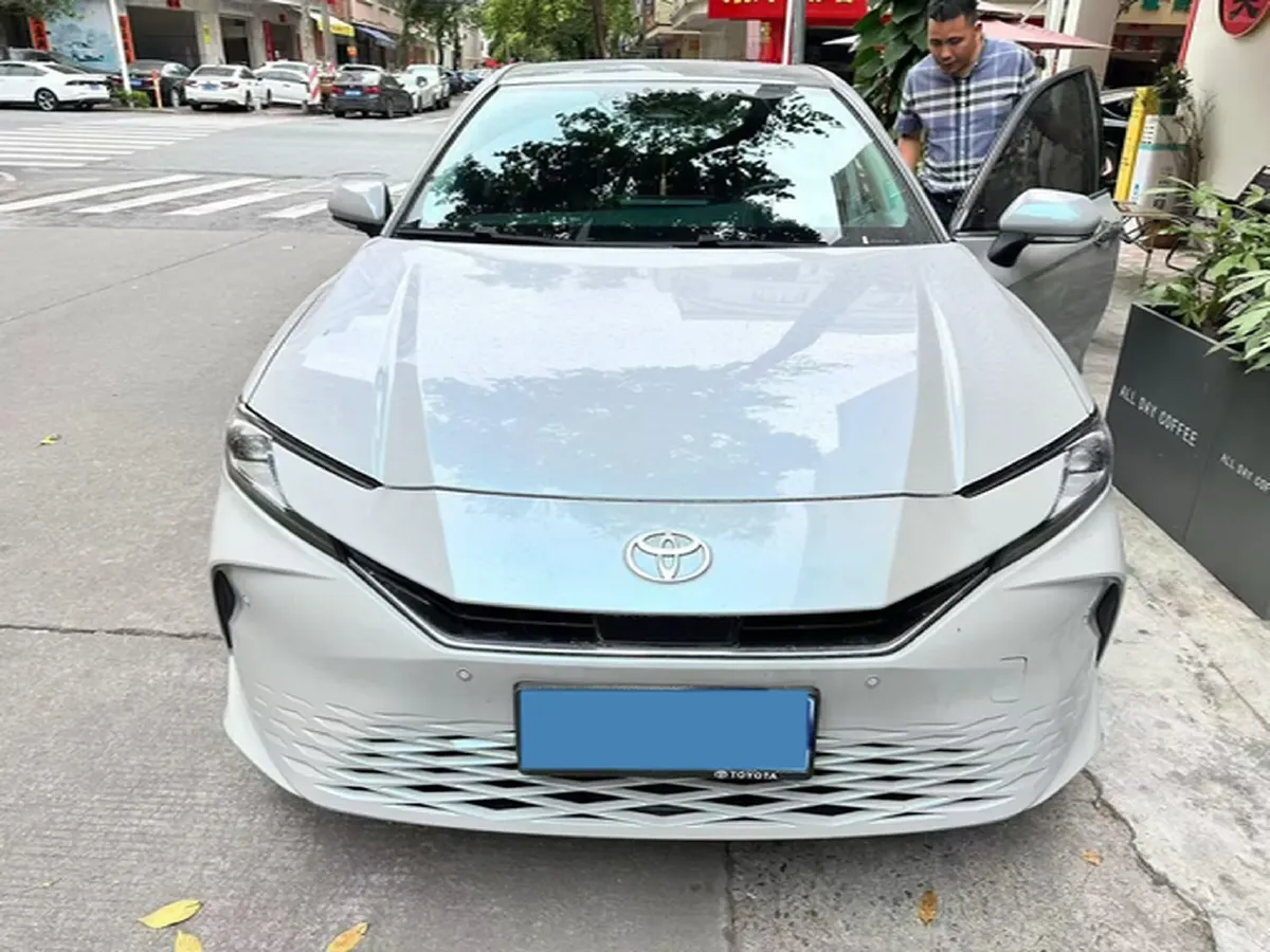 2024 Toyota Camry 2.0L 152HP L4 E-CVT Hybrid,autocango,china used car exporter,china ev exporter,chinese used car exporter,chinese used ev exporter
