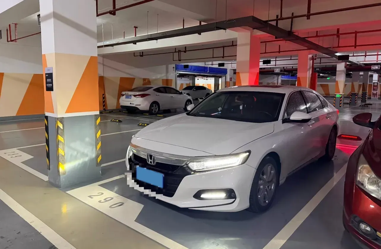 2018 Honda Accord 1.5T 194HP L4 CVT,autocango,china used car exporter,china ev exporter,chinese used car exporter,chinese used ev exporter