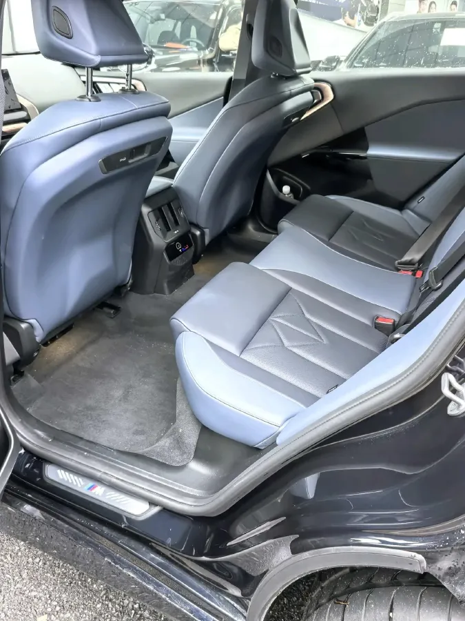 2025 BMW X3 2.0T 258HP L4 8AT,autocango,china used car exporter,china ev exporter,chinese used car exporter,chinese used ev exporter